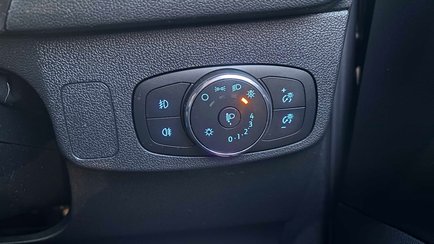 Used Ford Focus 2023 for sale - 77860836: Photo 17