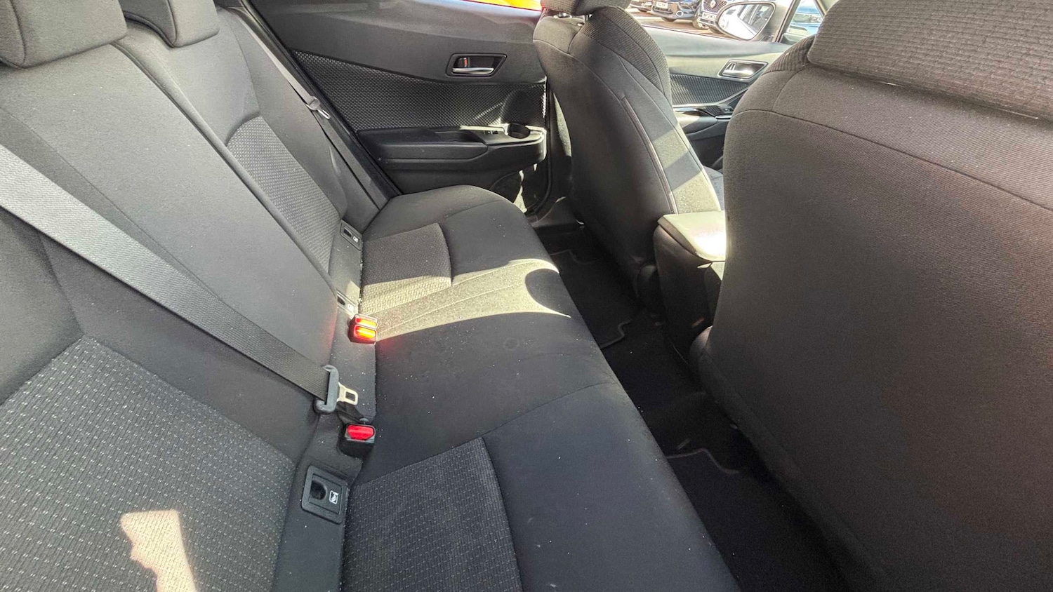 Used Toyota C-HR 2018 for sale - 77894358: Photo 12