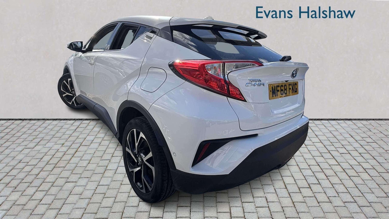 Used Toyota C-HR 2018 for sale - 77894358: Photo 2