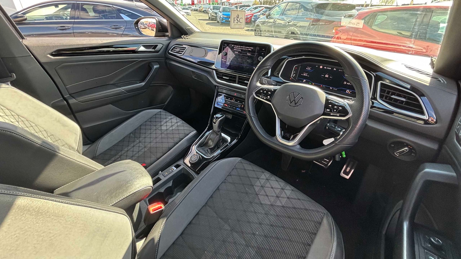 Used Volkswagen T-Roc 2023 for sale - 78149108: Photo 8