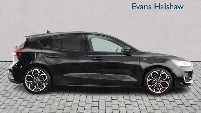 Used Ford Focus 2022 for sale - 77856579: Photo 2