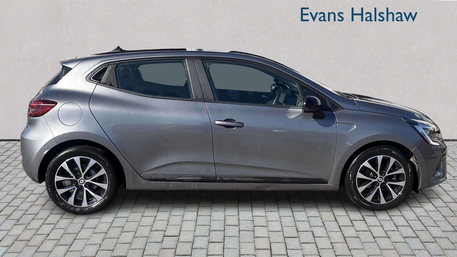 Used Renault Clio 2023 for sale - 78173857: Photo 3