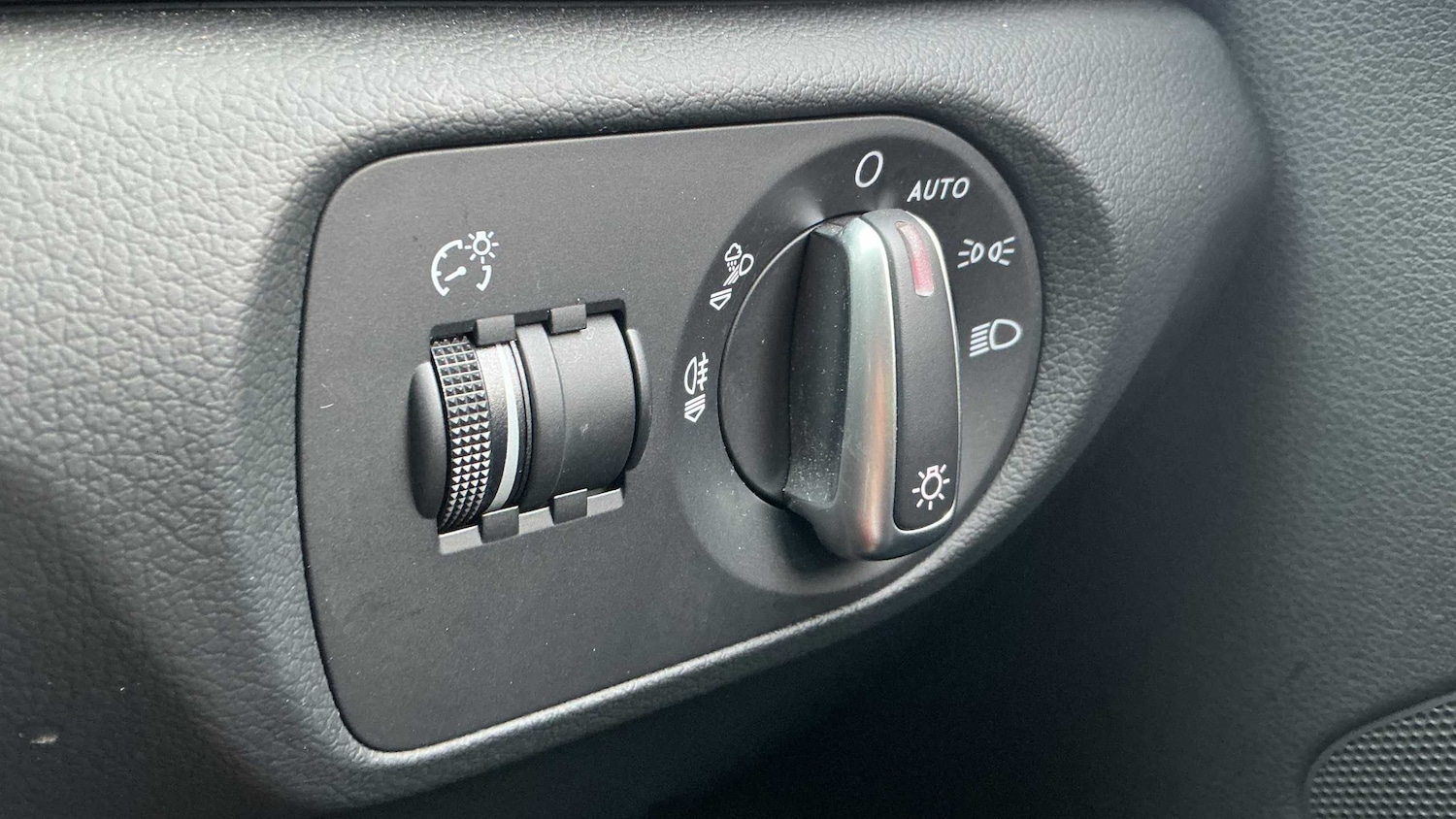 Used Audi Q3 2016 for sale - 77943276: Photo 19