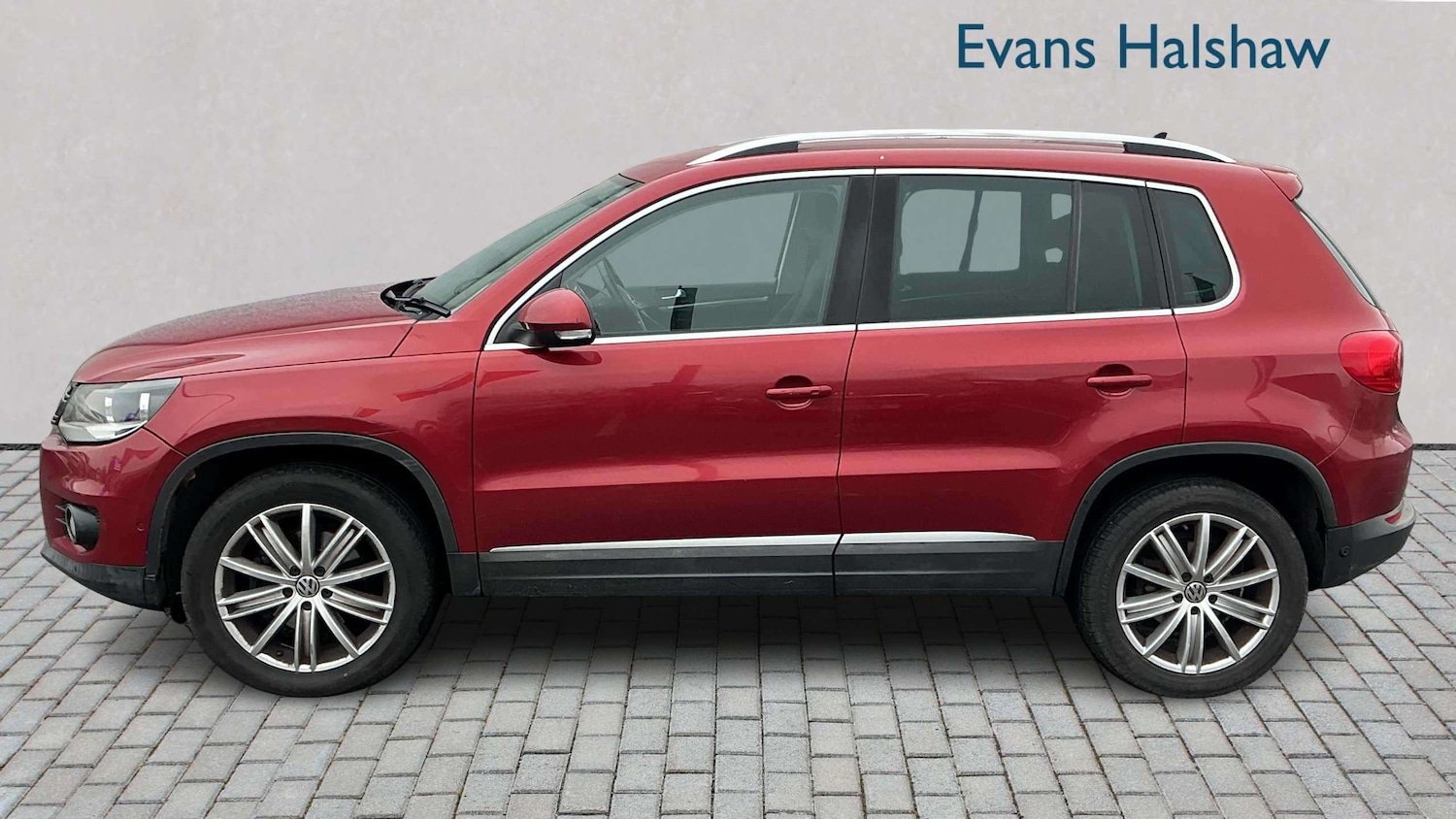 Used Volkswagen Tiguan for sale - 77862630: Photo 3