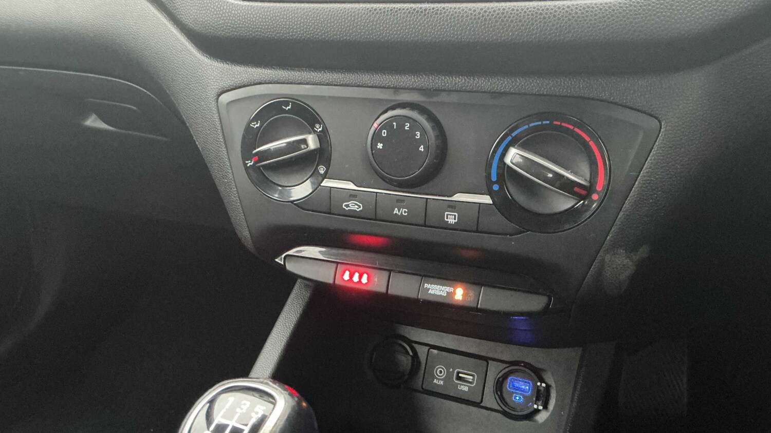 Used Hyundai i20 2021 for sale - 77857247: Photo 19