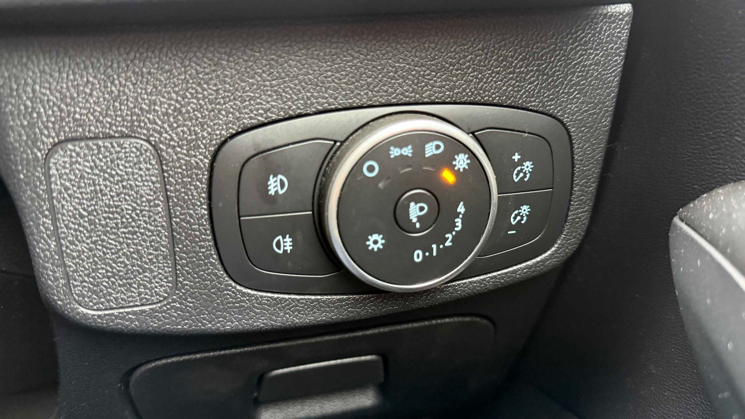 Used Ford Focus 2019 for sale - 78077051: Photo 13