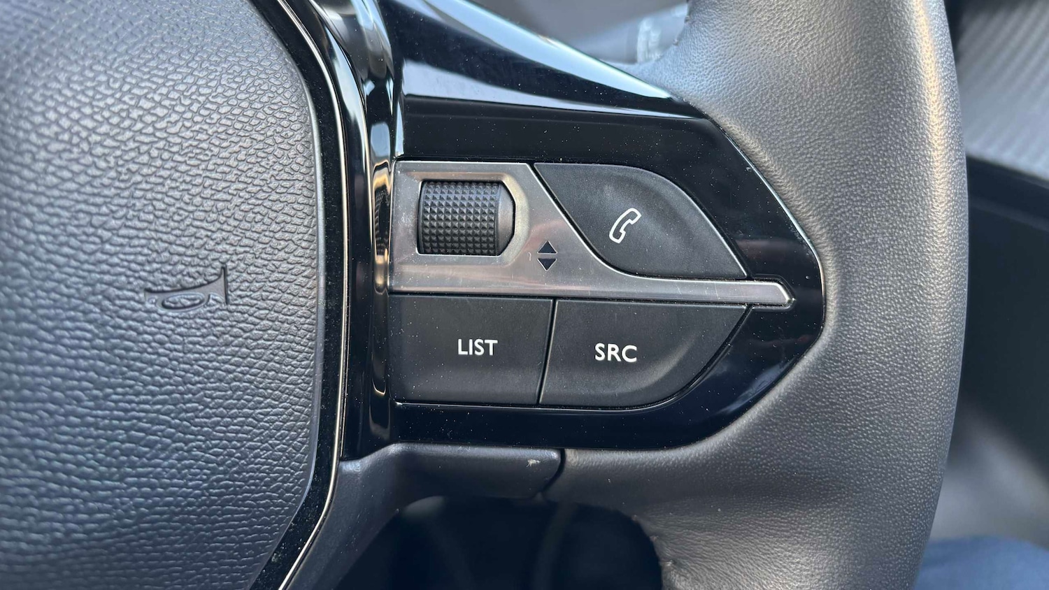 Used Peugeot 2008 2022 for sale - 77857291: Photo 17