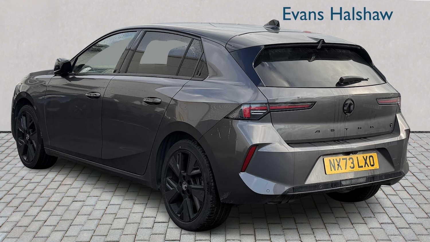 Used Vauxhall Astra for sale - 77860508: Photo 2