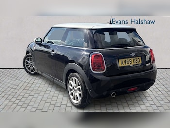 Used MINI Hatch 2018 for sale - 79109423: Photo