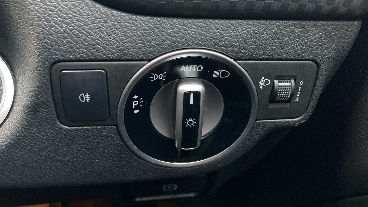 Used Mercedes-Benz A-Class 2017 for sale - 77690591: Photo 23