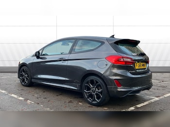 Used Ford Fiesta 2018 for sale - 76831480: Photo