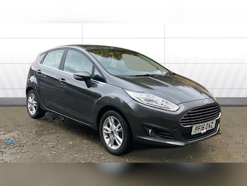 2016 (16) - 1.25 82 Zetec 5dr