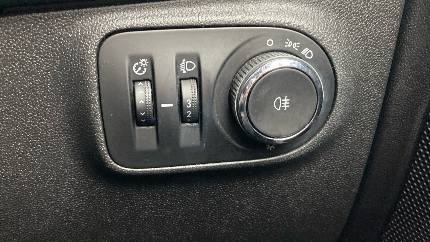 Used Vauxhall ADAM 2016 for sale - 77528053: Photo 24