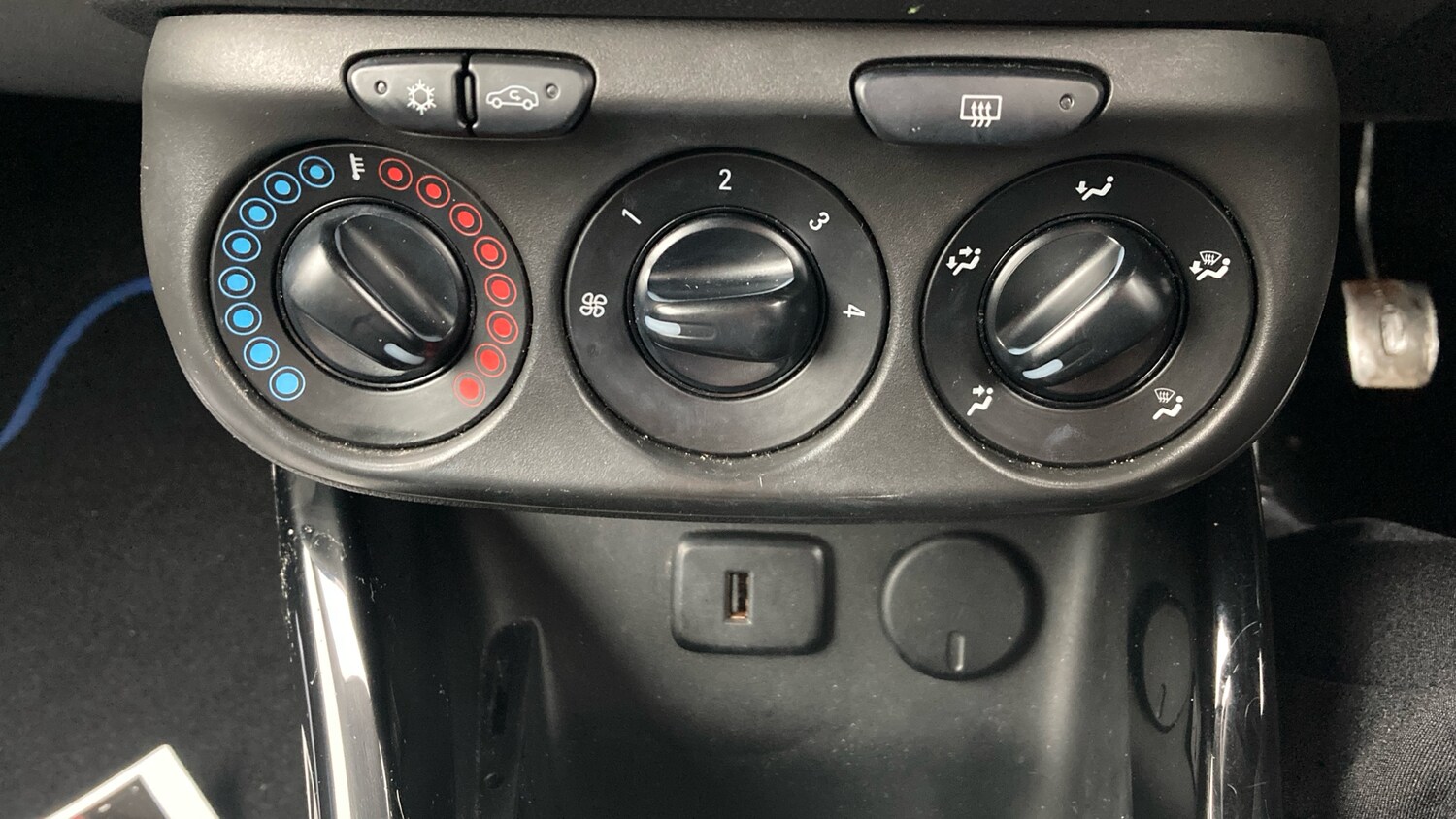 Used Vauxhall ADAM 2016 for sale - 77528053: Photo 27