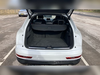 Used Audi Q3 2018 for sale - 77690600: Photo