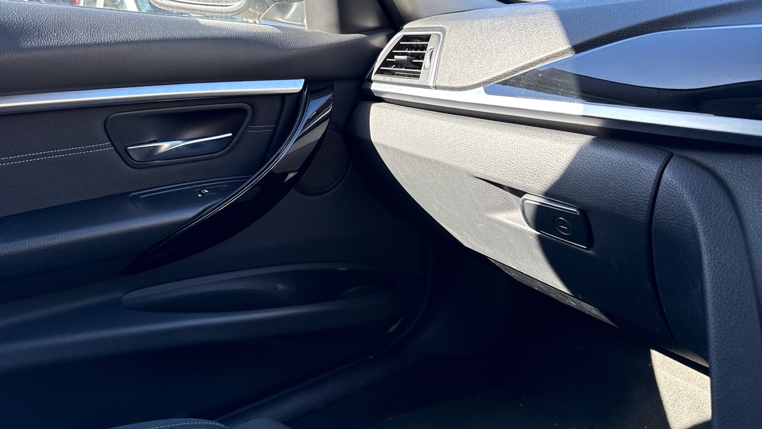 Used BMW 3 Series 2017 for sale - 77906258: Photo 40