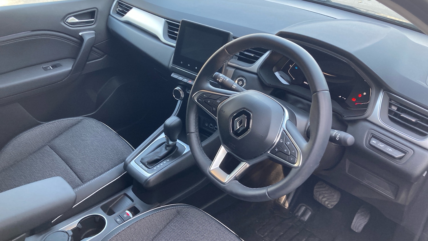Used Renault Captur 2023 for sale - 76157668: Photo 11