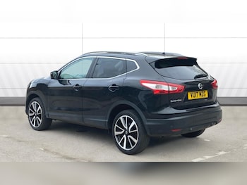 Used Nissan Qashqai 2017 for sale - 77570570: Photo