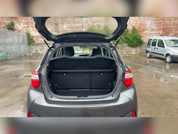 Used Toyota Yaris 2017 for sale - 78552773: Photo
