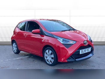 2019 (19) - 1.0 VVT-i X-Play 5dr Petrol Hatchback