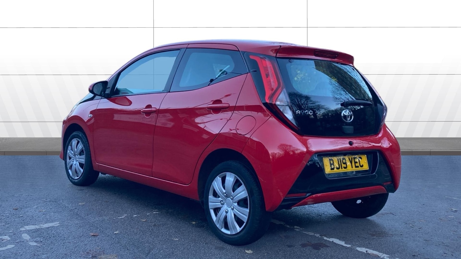 Used Toyota AYGO 2019 for sale - 76830488: Photo 2