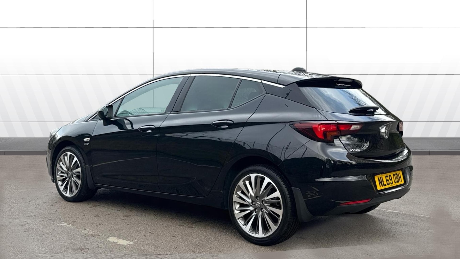 Used Vauxhall Astra 2019 for sale - 76831487: Photo 2
