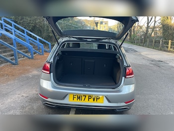 Used Volkswagen Golf 2017 for sale - 77915868: Photo