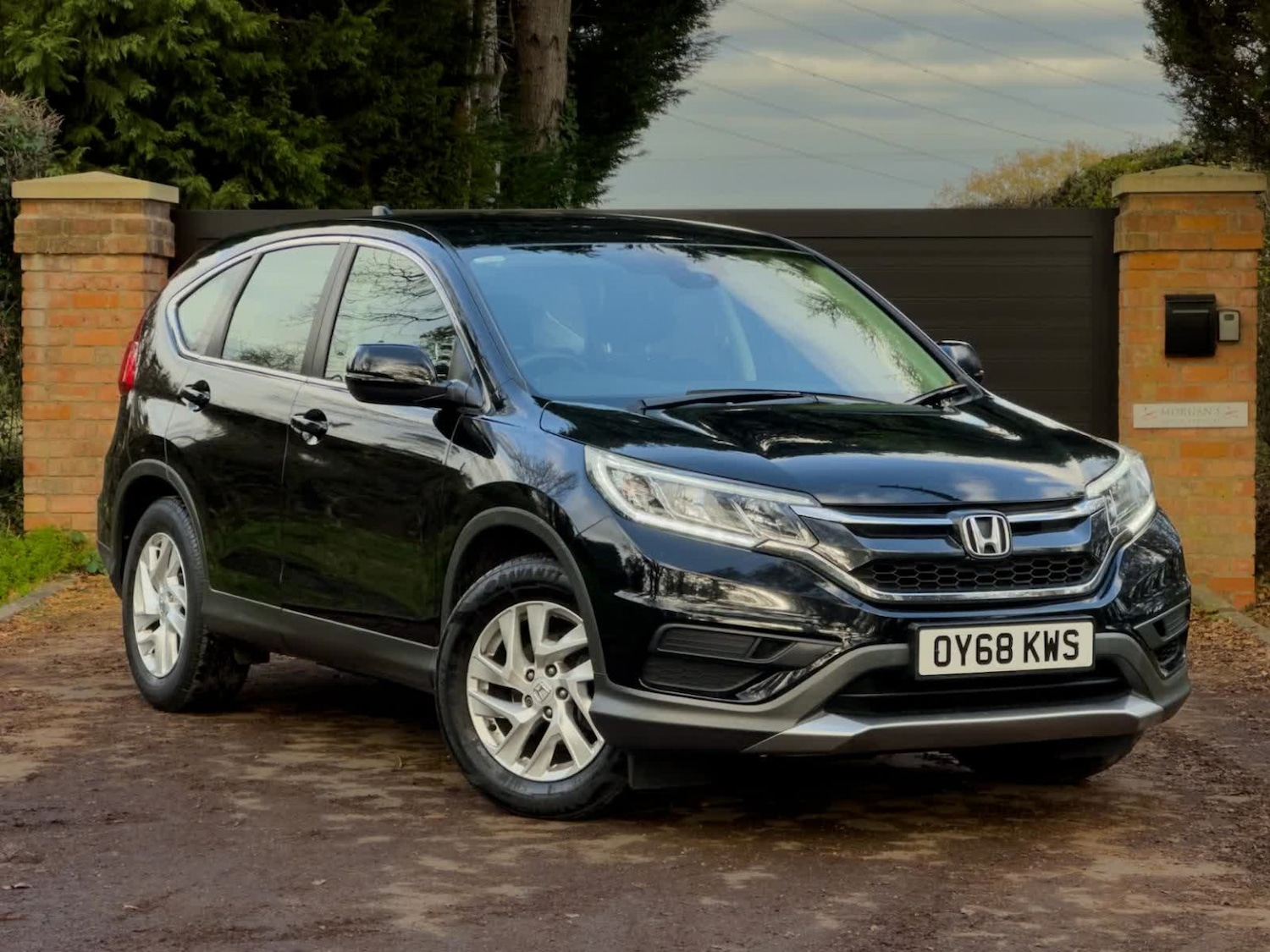 Used Honda CR-V 2018 for sale - 76905710: Photo 2