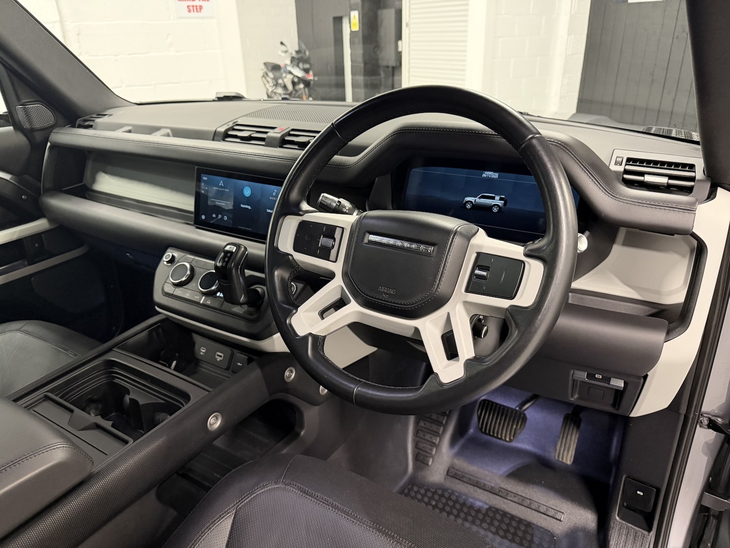 Used Land Rover Defender 110 2021 for sale - 76741307: Photo 16