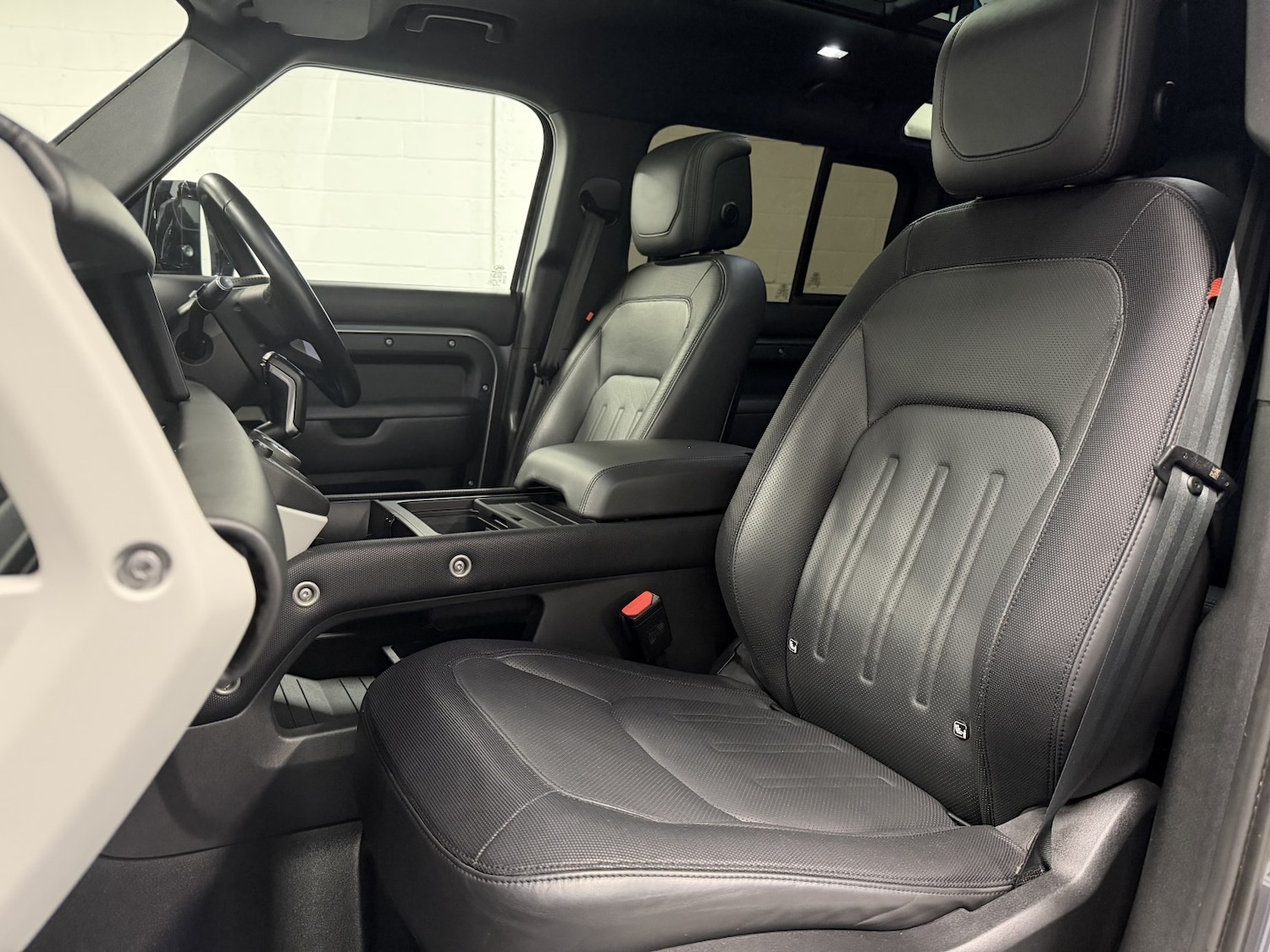 Used Land Rover Defender 110 2021 for sale - 76741307: Photo 3