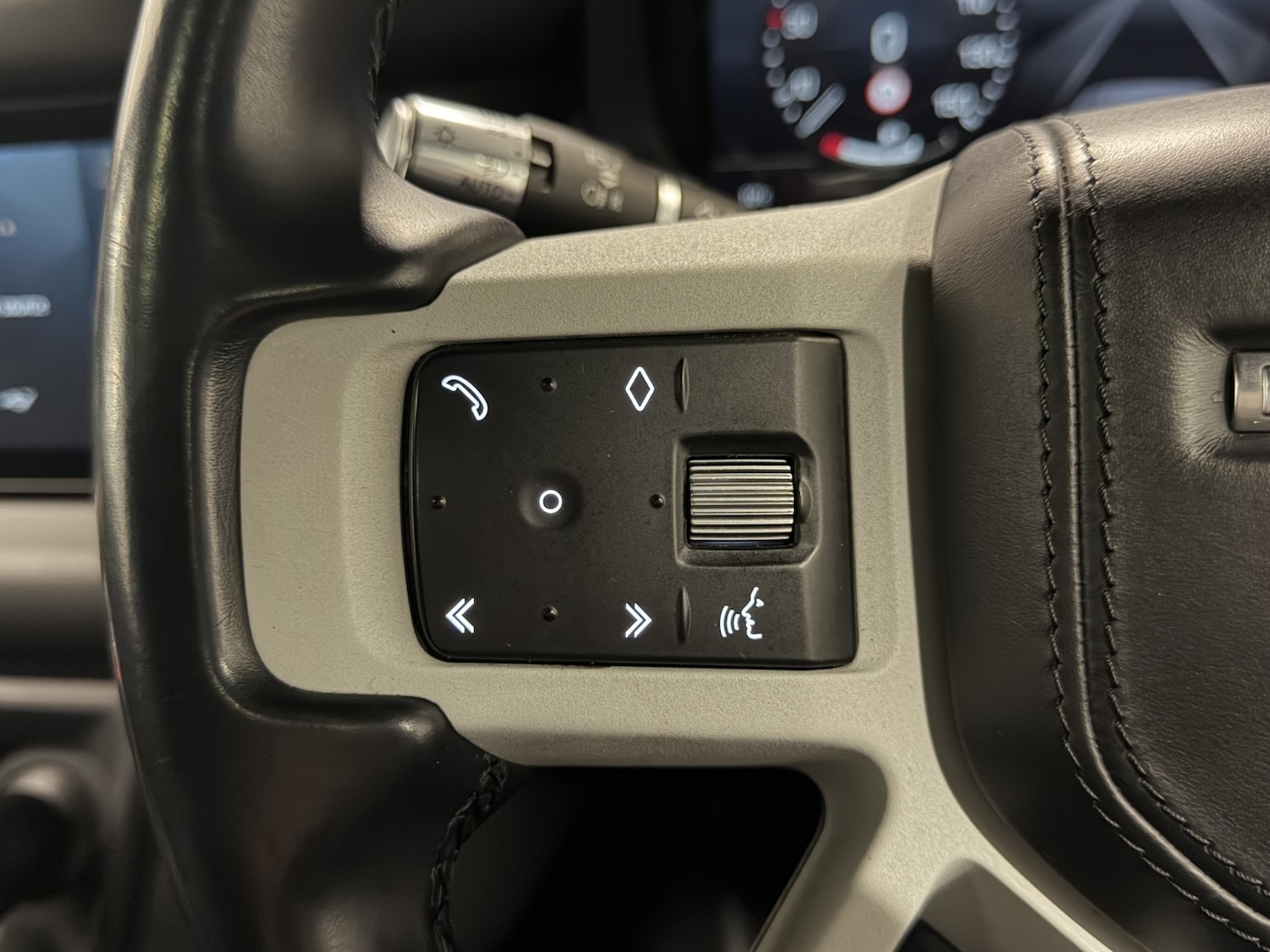 Used Land Rover Defender 110 2021 for sale - 76741307: Photo 38