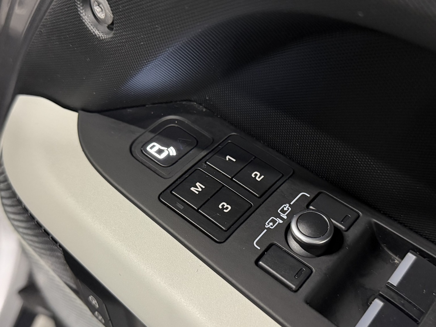 Used Land Rover Defender 110 2021 for sale - 76741307: Photo 41