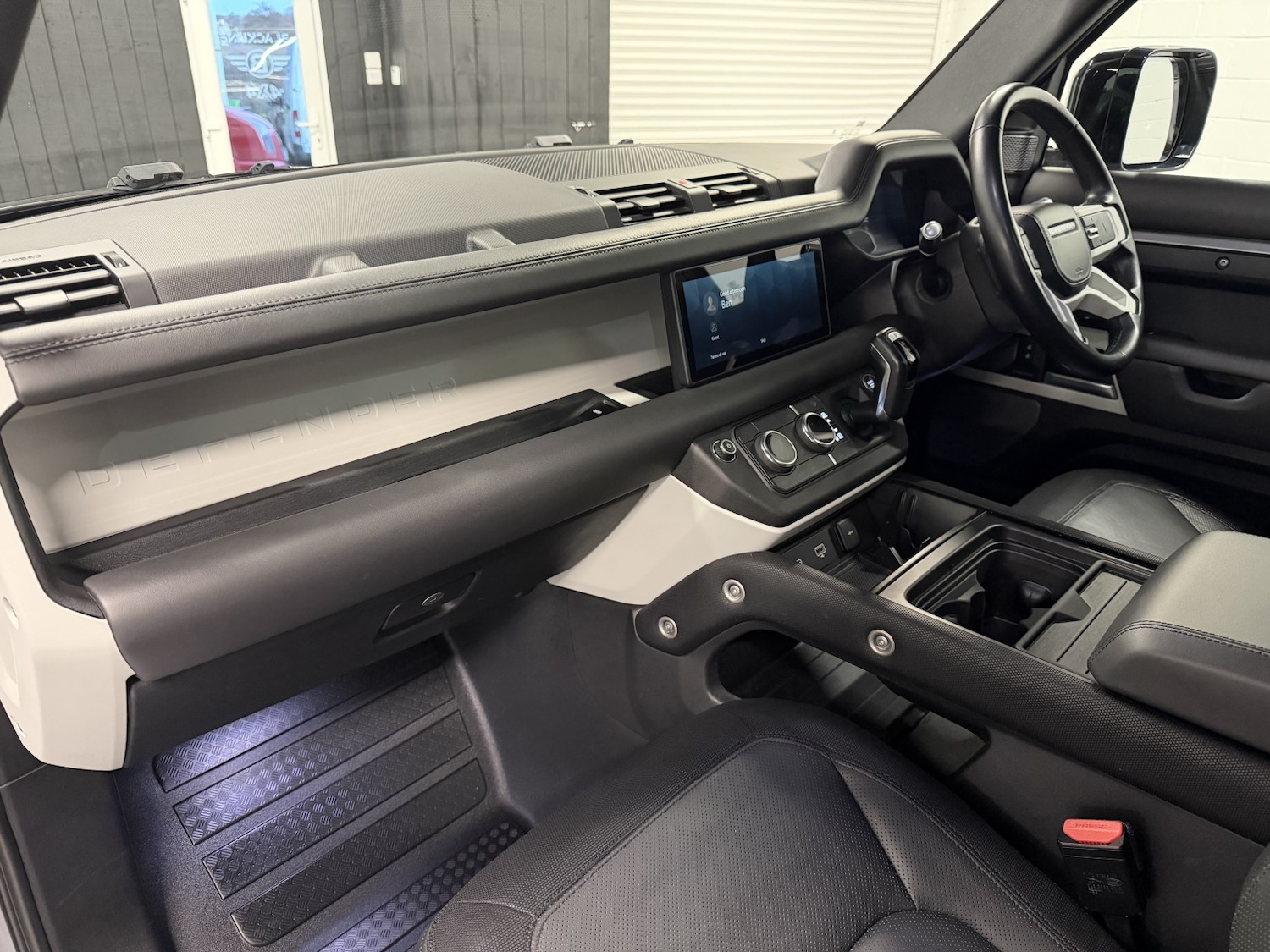 Used Land Rover Defender 110 2021 for sale - 76741307: Photo 8