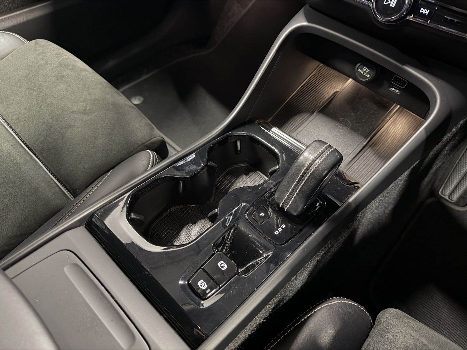 Used Volvo XC40 2018 for sale - 76725664: Photo 18