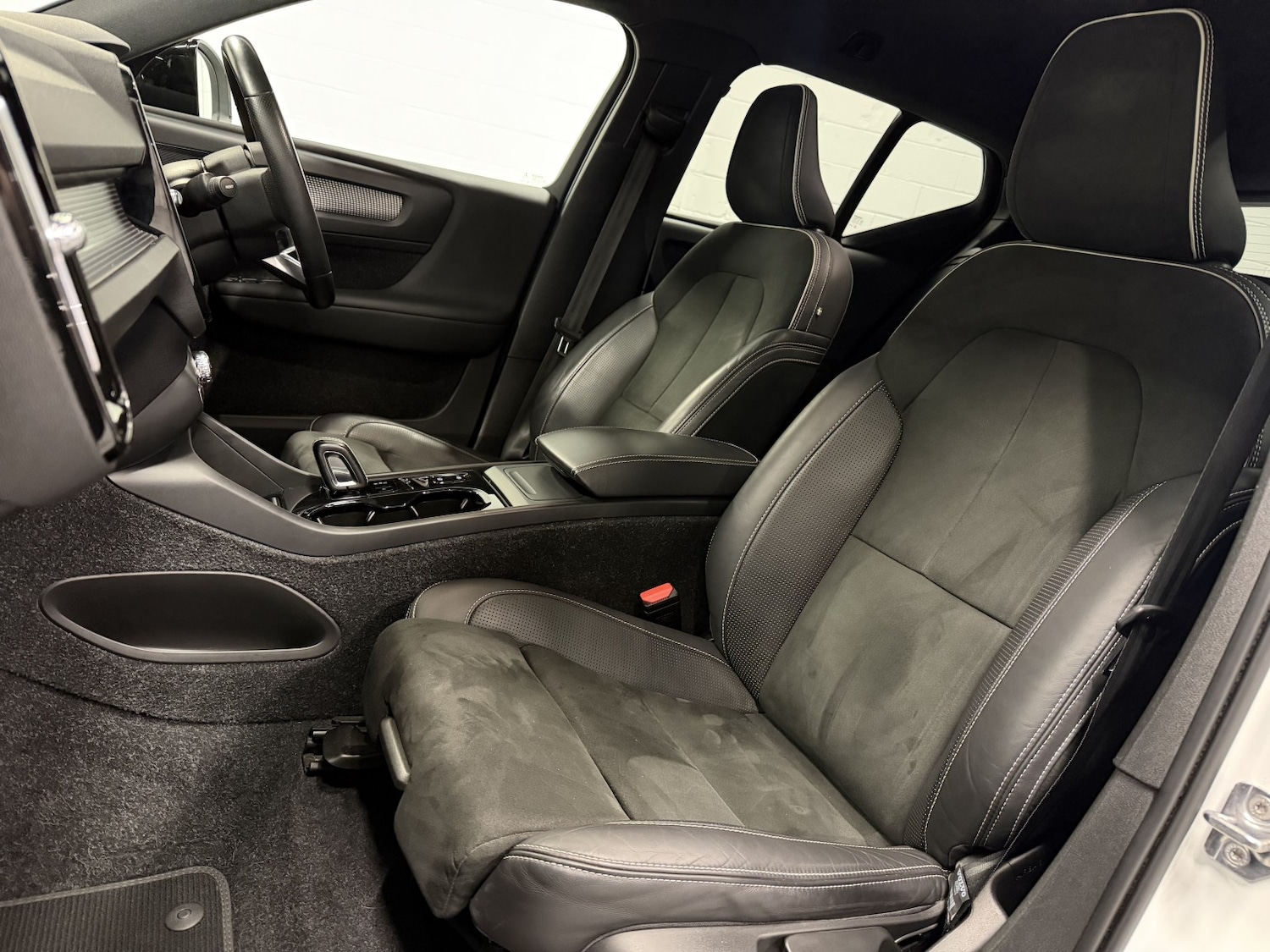 Used Volvo XC40 2018 for sale - 76725664: Photo 3