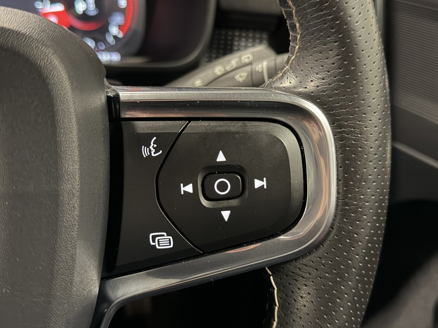 Used Volvo XC40 2018 for sale - 76725664: Photo 32