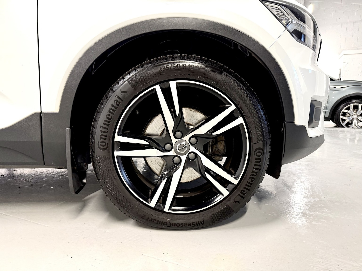 Used Volvo XC40 2018 for sale - 76725664: Photo 4