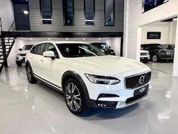 2019 - 2.0 Cross Country Plus D4 AWD 5-Door