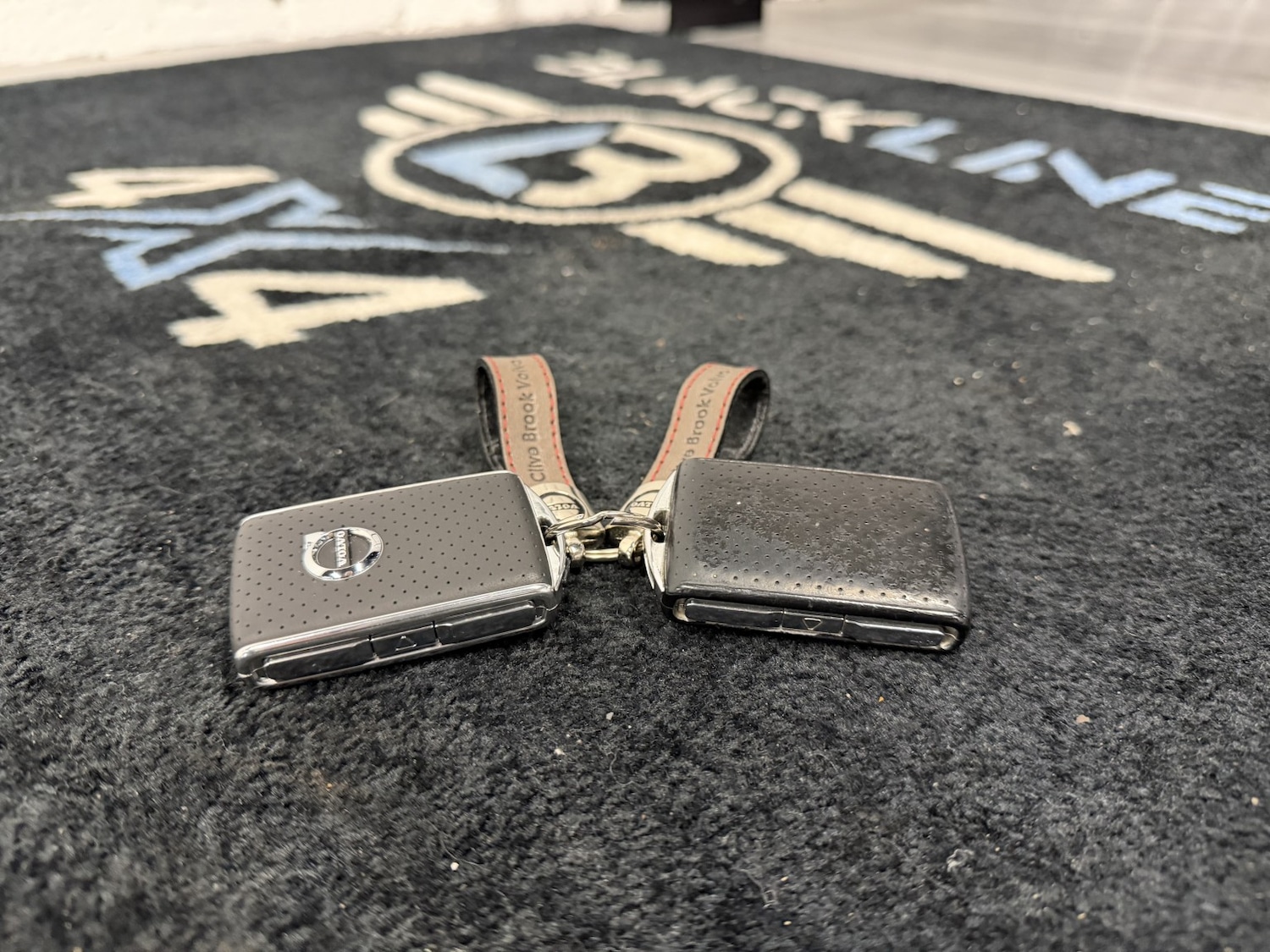 Used Volvo XC60 2017 for sale - 76412237: Photo 33