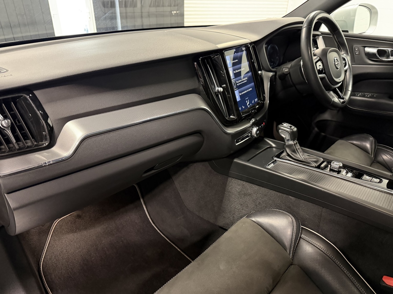 Used Volvo XC60 2017 for sale - 76412237: Photo 5