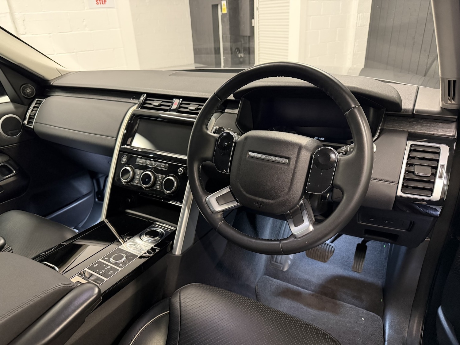 Used Land Rover Discovery 2018 for sale - 76836953: Photo 16