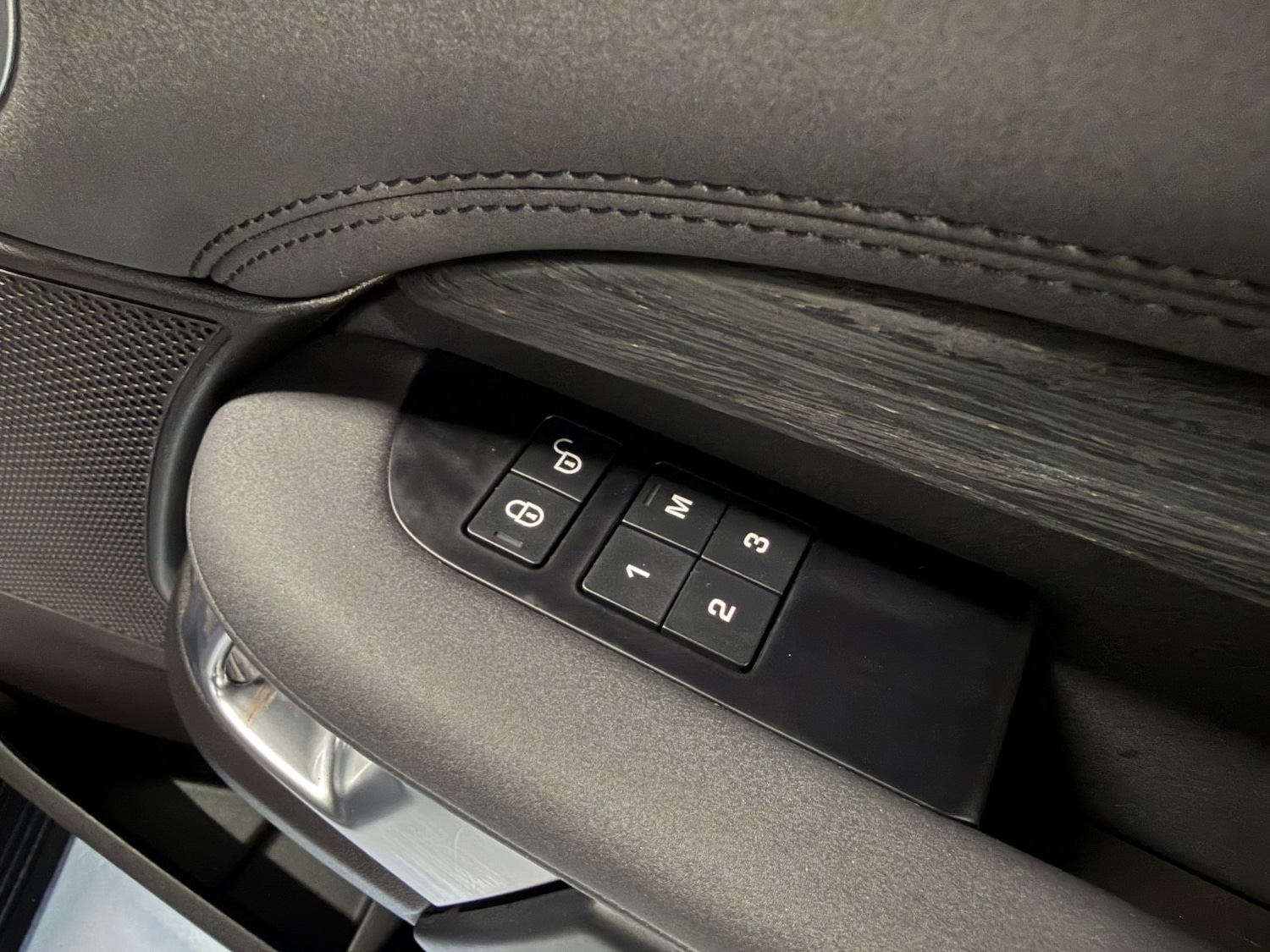 Used Land Rover Discovery 2018 for sale - 76836953: Photo 40