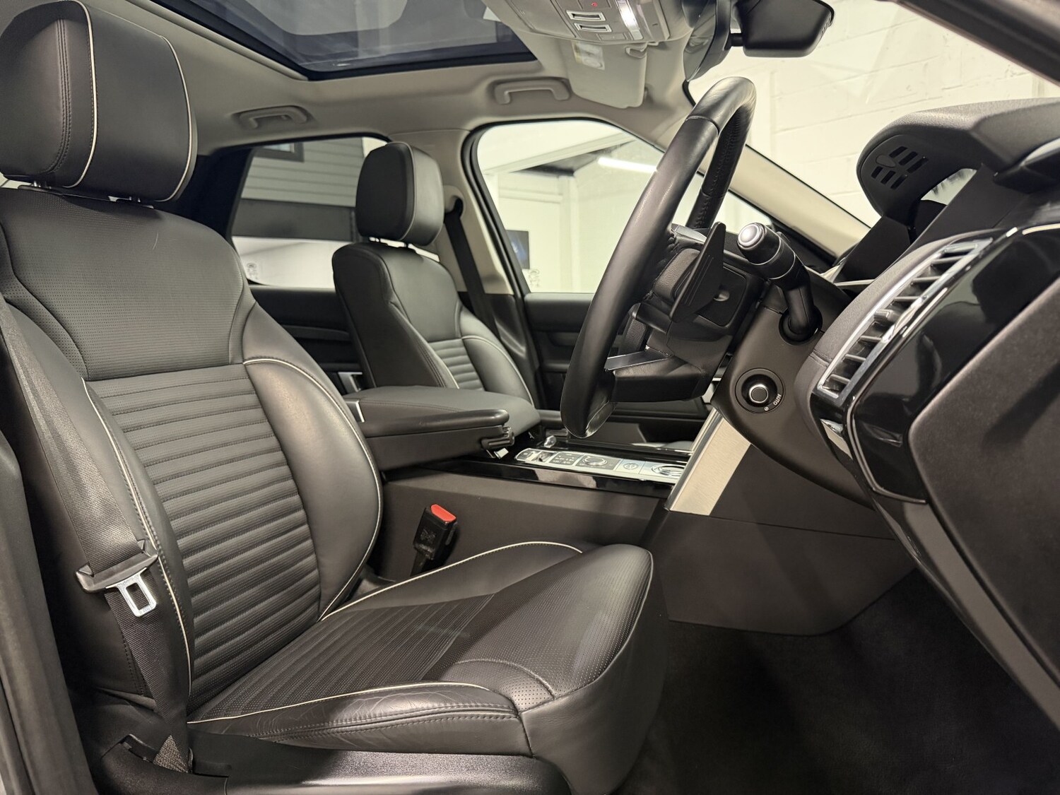 Used Land Rover Discovery 2018 for sale - 76734793: Photo 15