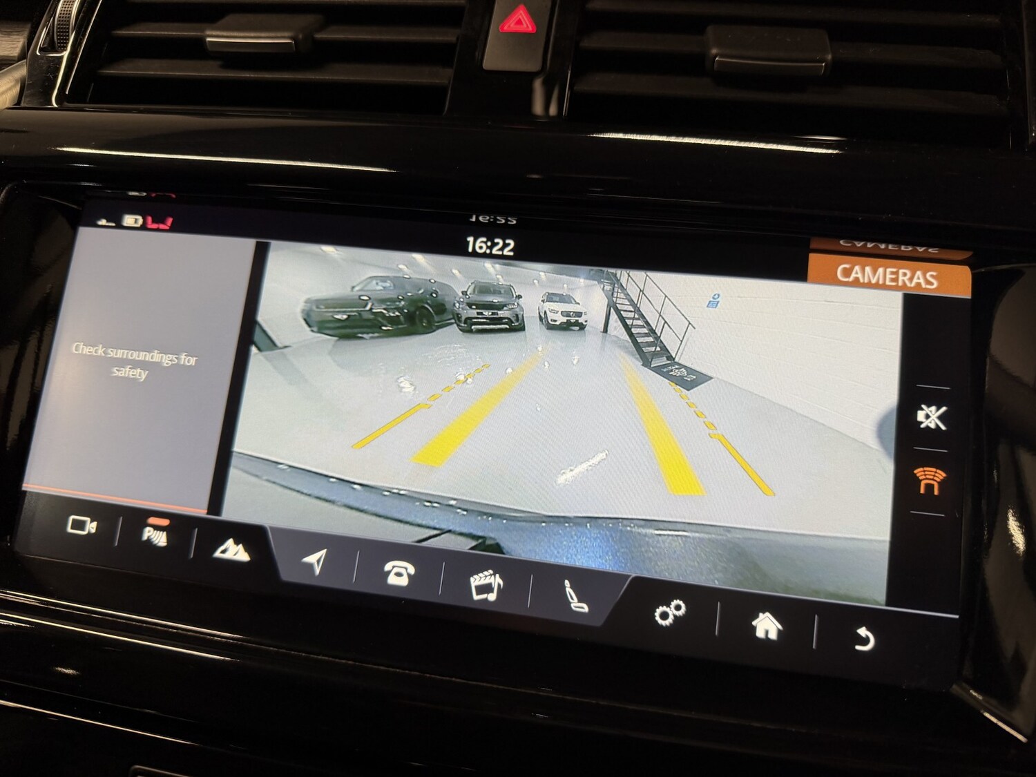 Used Land Rover Discovery 2018 for sale - 76734793: Photo 30