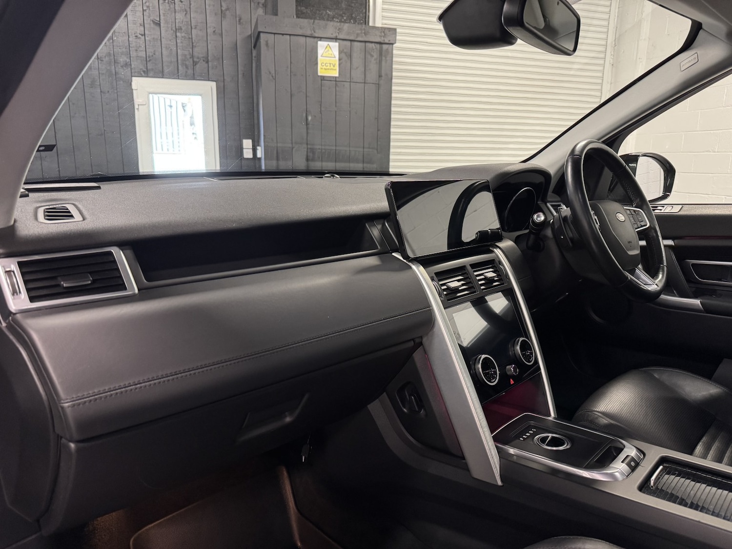 Used Land Rover Discovery Sport 2015 for sale - 76974435: Photo 17