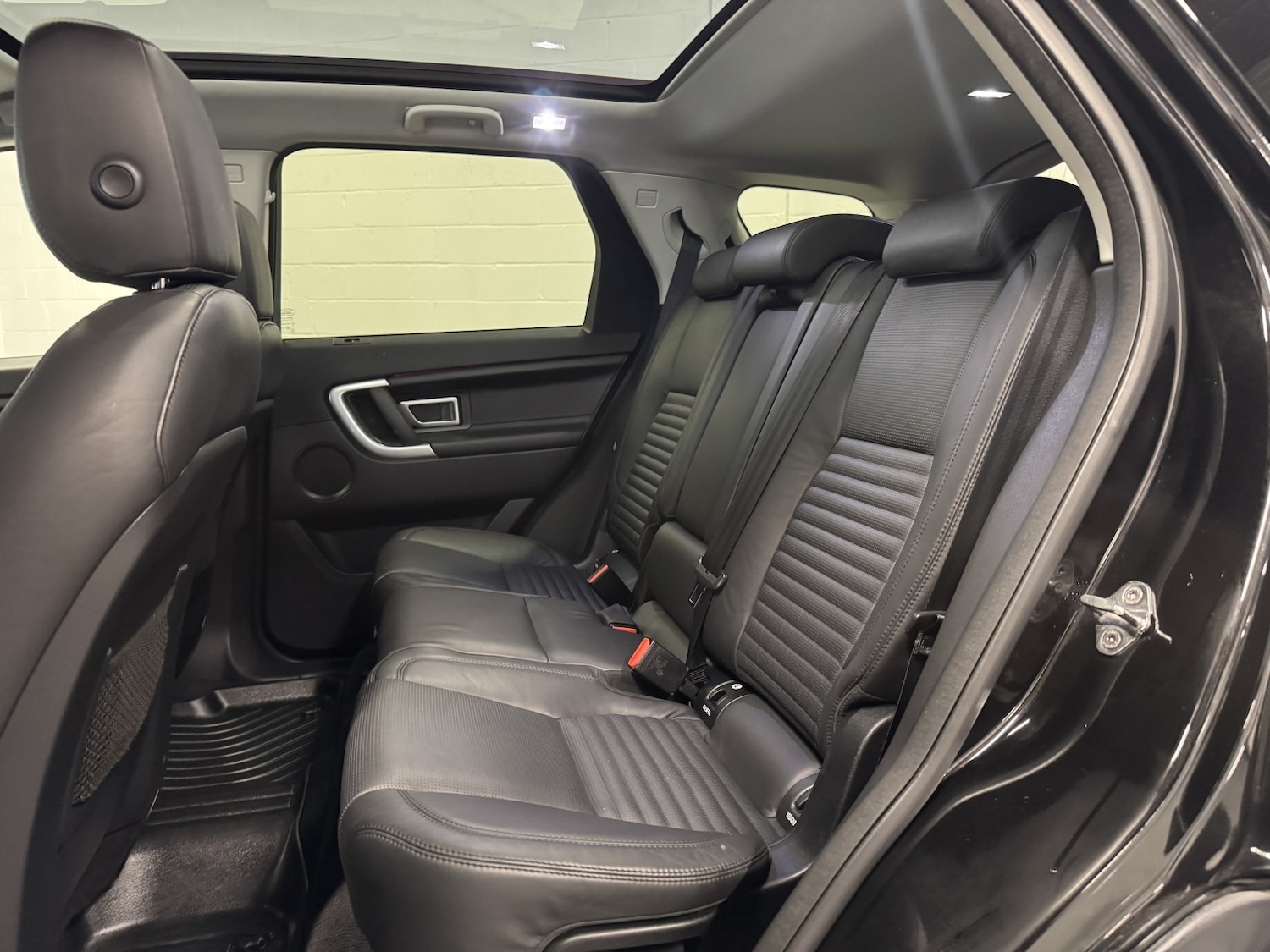 Used Land Rover Discovery Sport 2015 for sale - 76974435: Photo 19