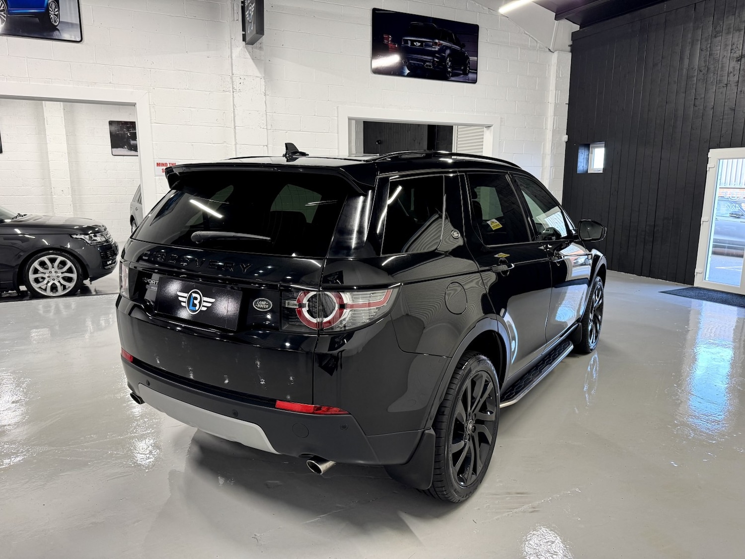 Used Land Rover Discovery Sport 2015 for sale - 76974435: Photo 2