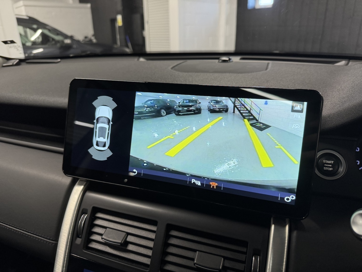 Used Land Rover Discovery Sport 2015 for sale - 76974435: Photo 31