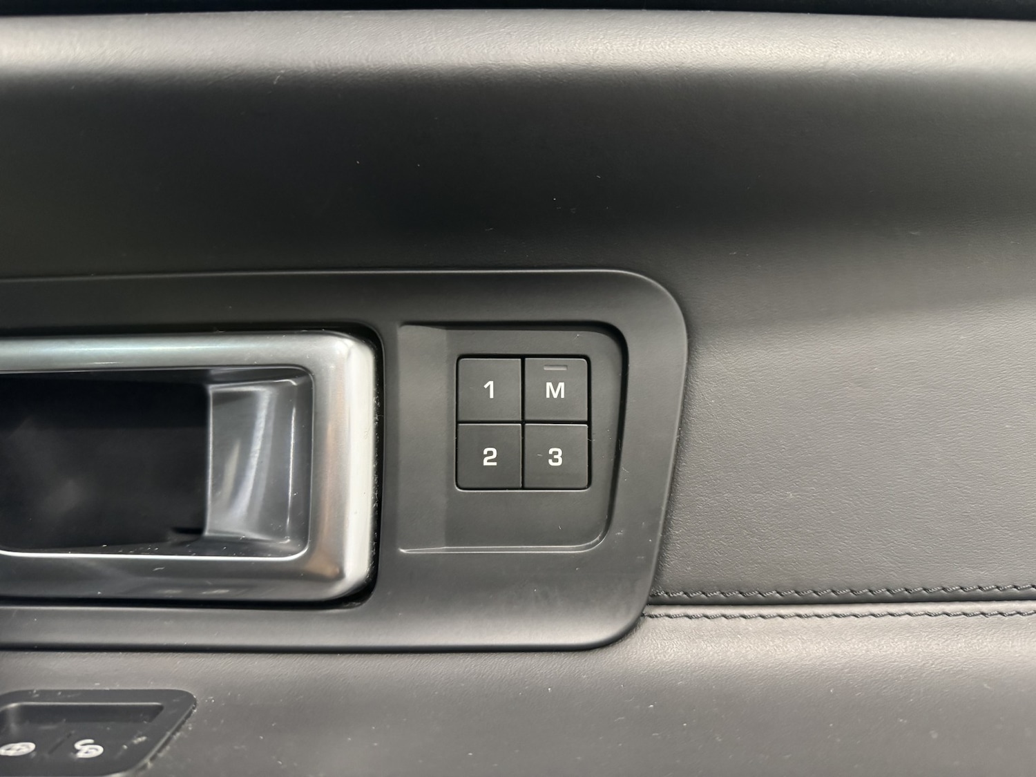 Used Land Rover Discovery Sport 2015 for sale - 76974435: Photo 38