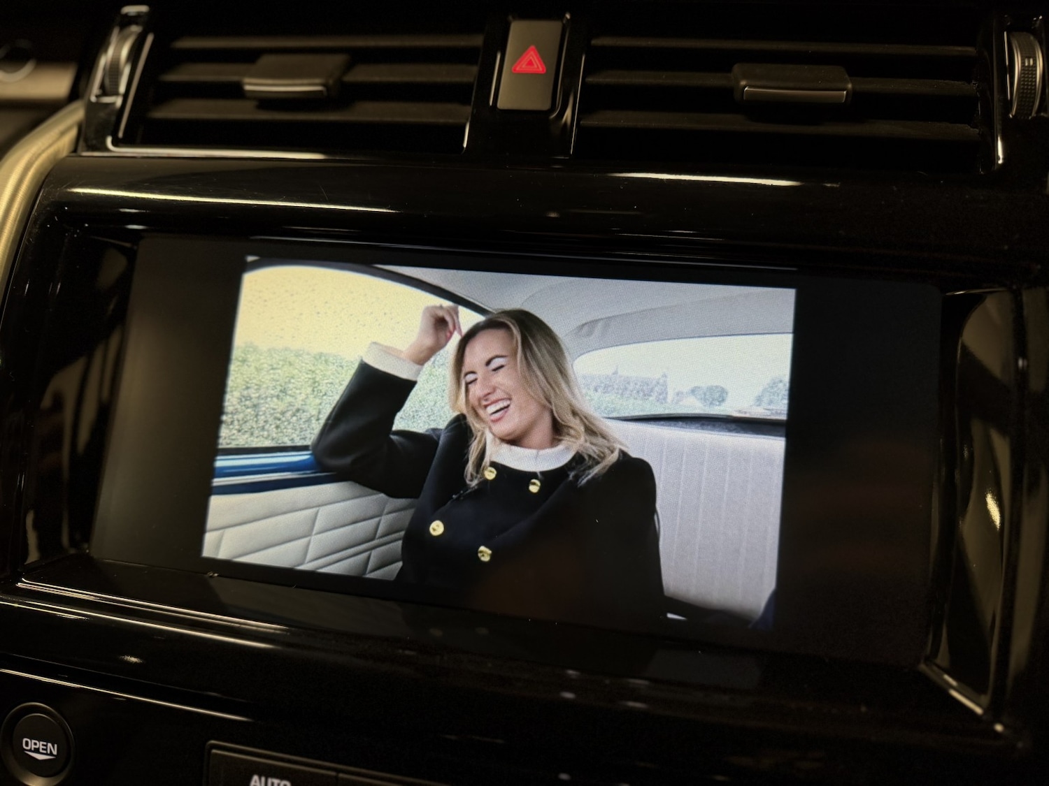 Used Land Rover Discovery 2018 for sale - 76785001: Photo 10